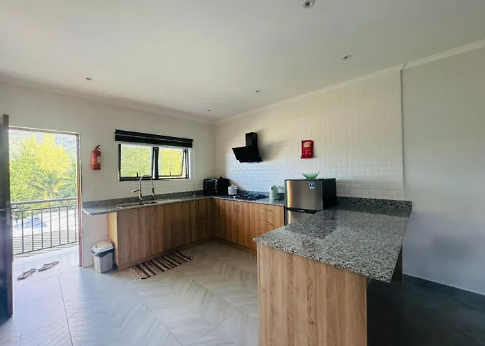 Palm Self Catering Apartment Anse aux Pins